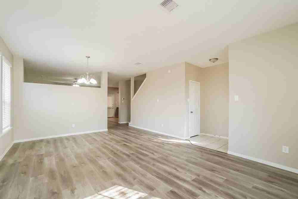 21902 Willow Shadows Dr - Photo 2 of 15