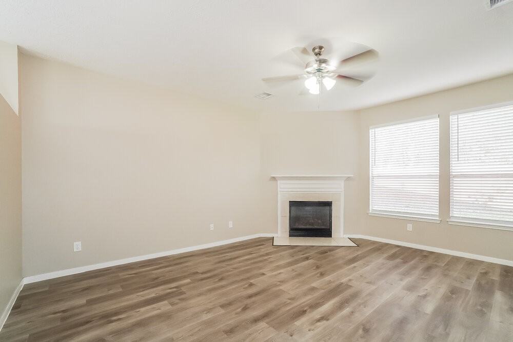 21902 Willow Shadows Dr - Photo 3 of 15