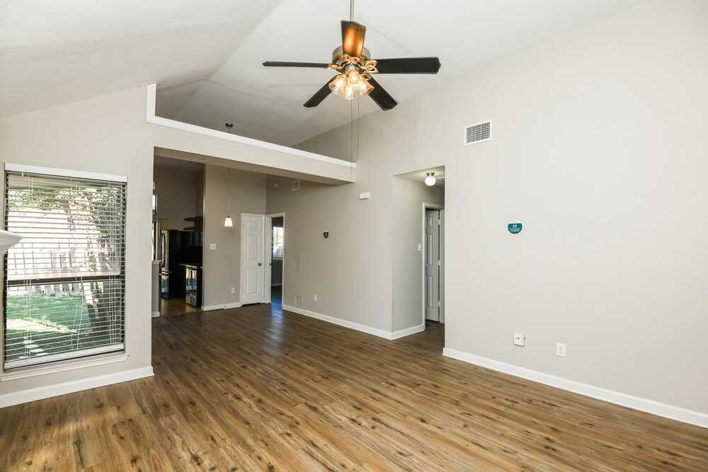 103 Hardin Dr - Photo 5 of 16