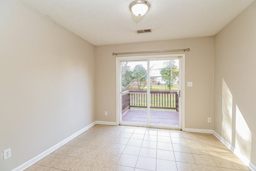 9821 Andi Kathryn Ct - Photo 7 of 17