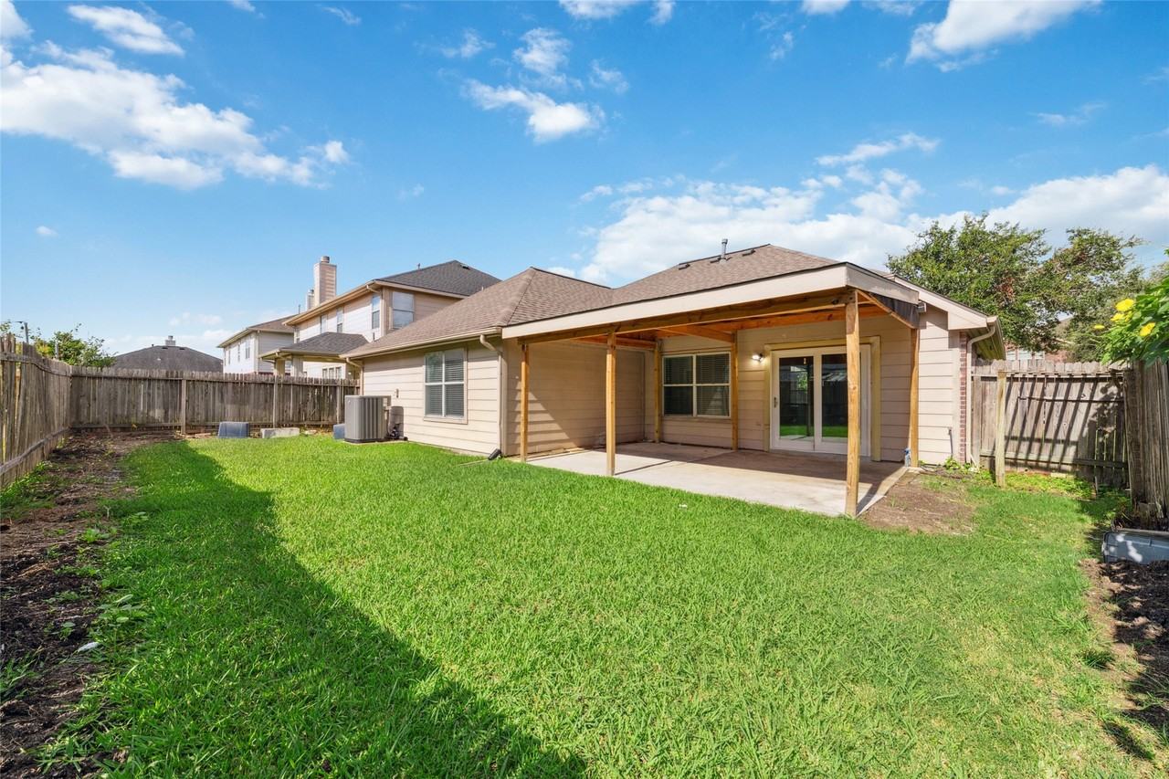 16327 Dryberry Ct #16327 - Photo 2 of 22