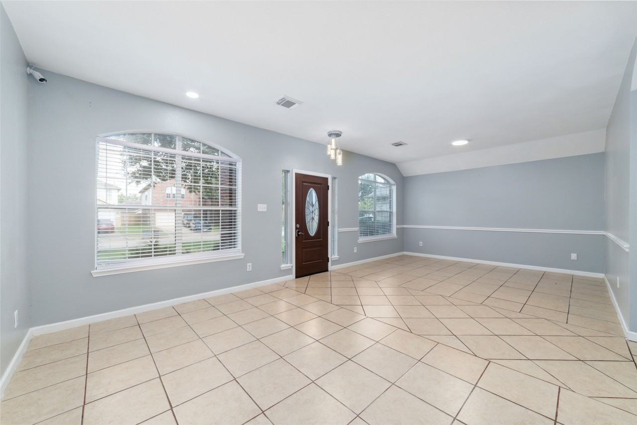 16327 Dryberry Ct #16327 - Photo 3 of 22