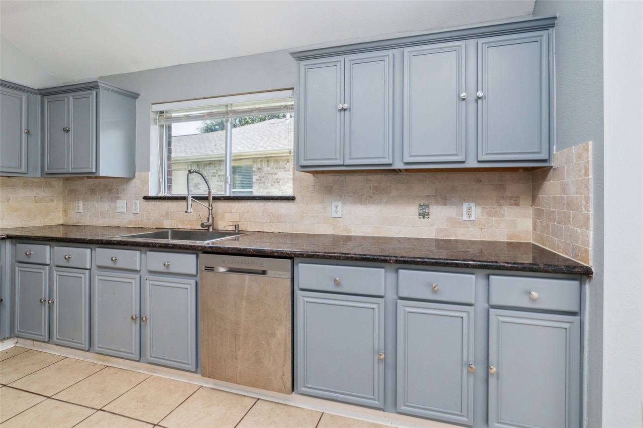 16327 Dryberry Ct #16327 - Photo 5 of 22