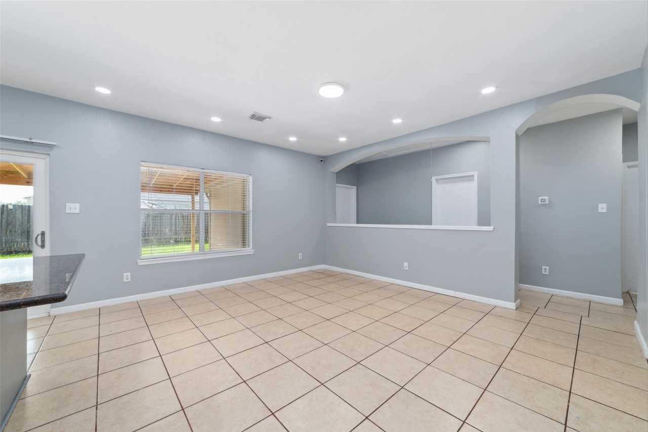 16327 Dryberry Ct #16327 - Photo 6 of 22