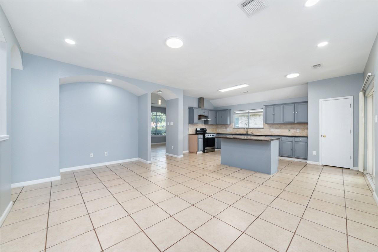 16327 Dryberry Ct #16327 - Photo 7 of 22