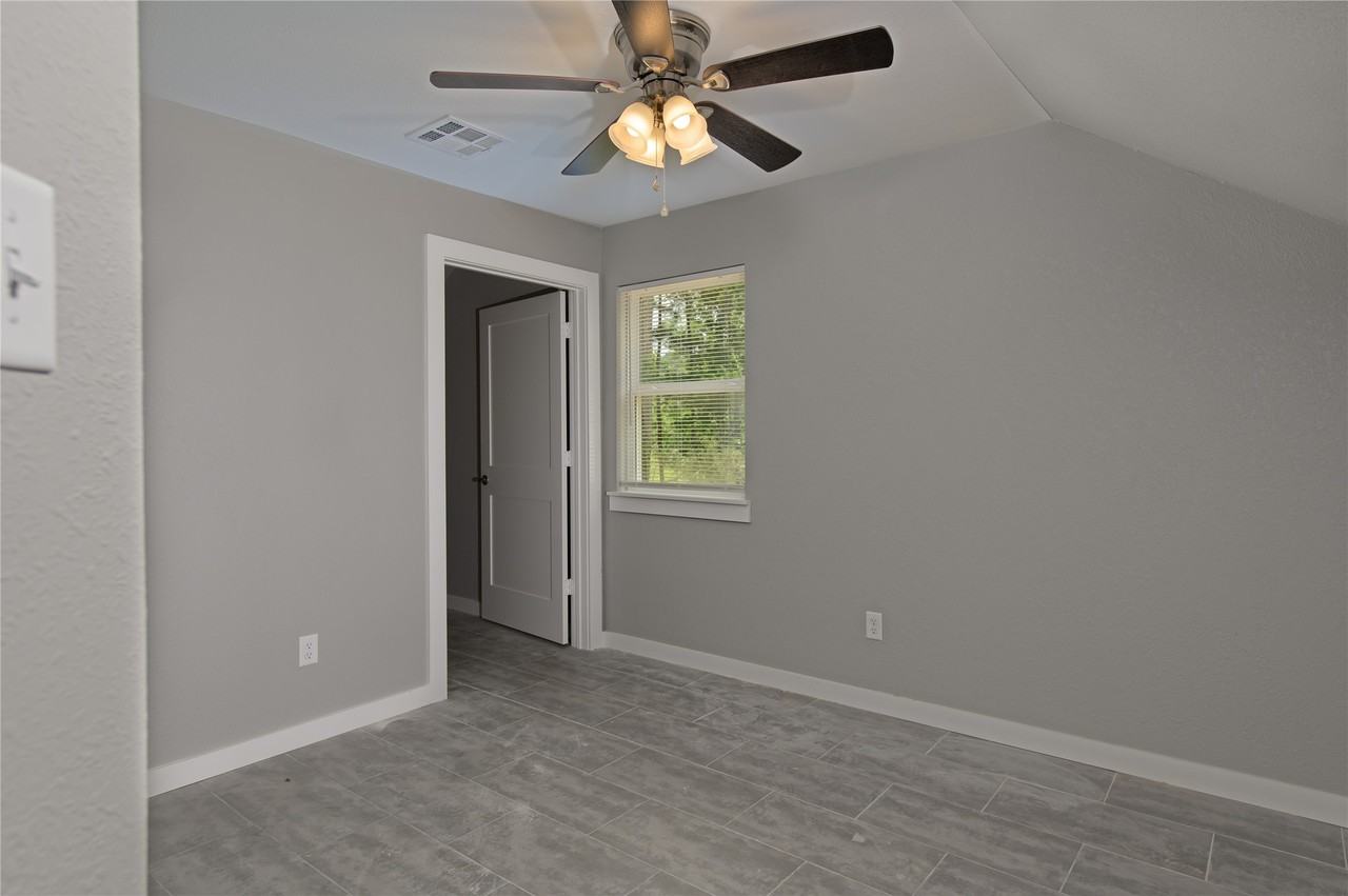 519 Magnolia Point Dr #519B - Photo 5 of 11