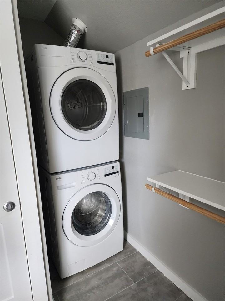 519 Magnolia Point Dr #519B - Photo 6 of 11