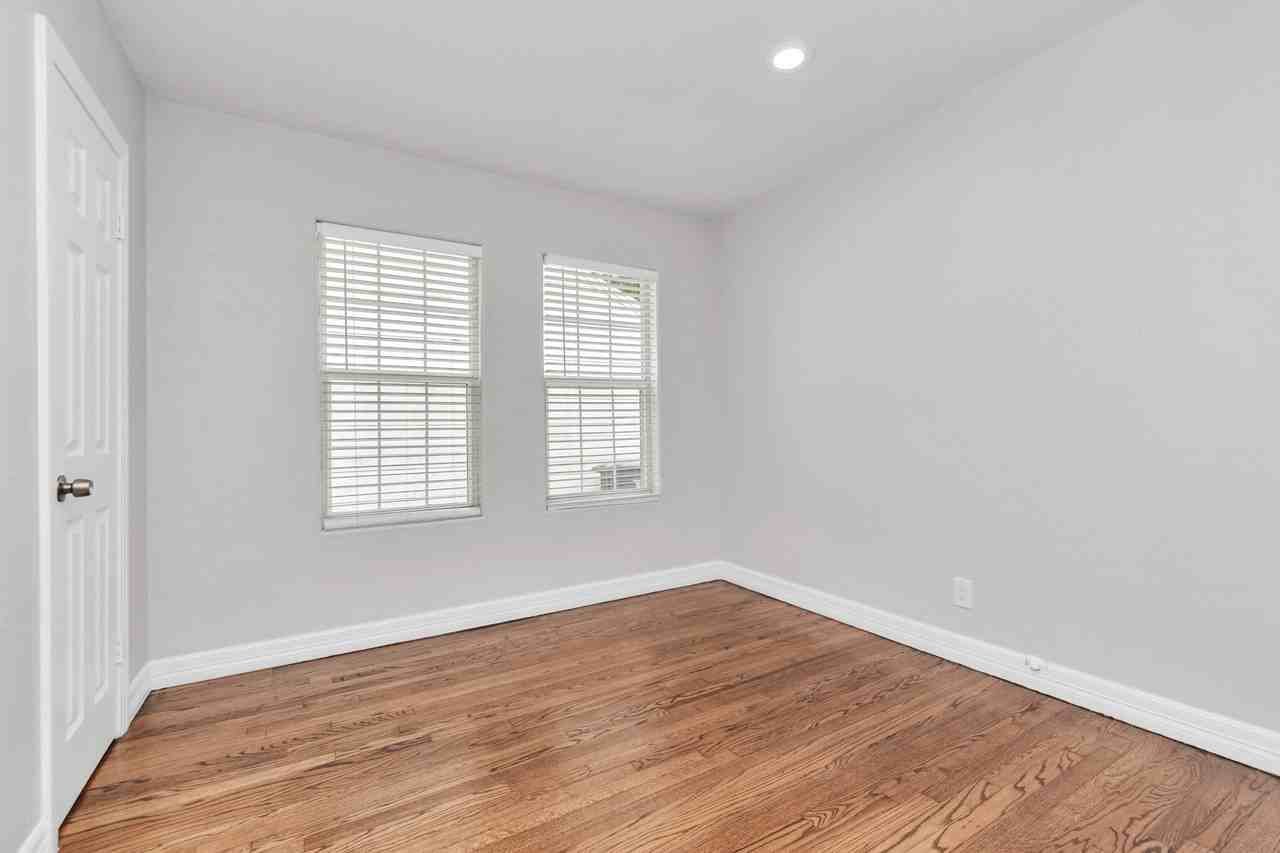 1709 S Park Dr #1709 - Photo 7 of 35