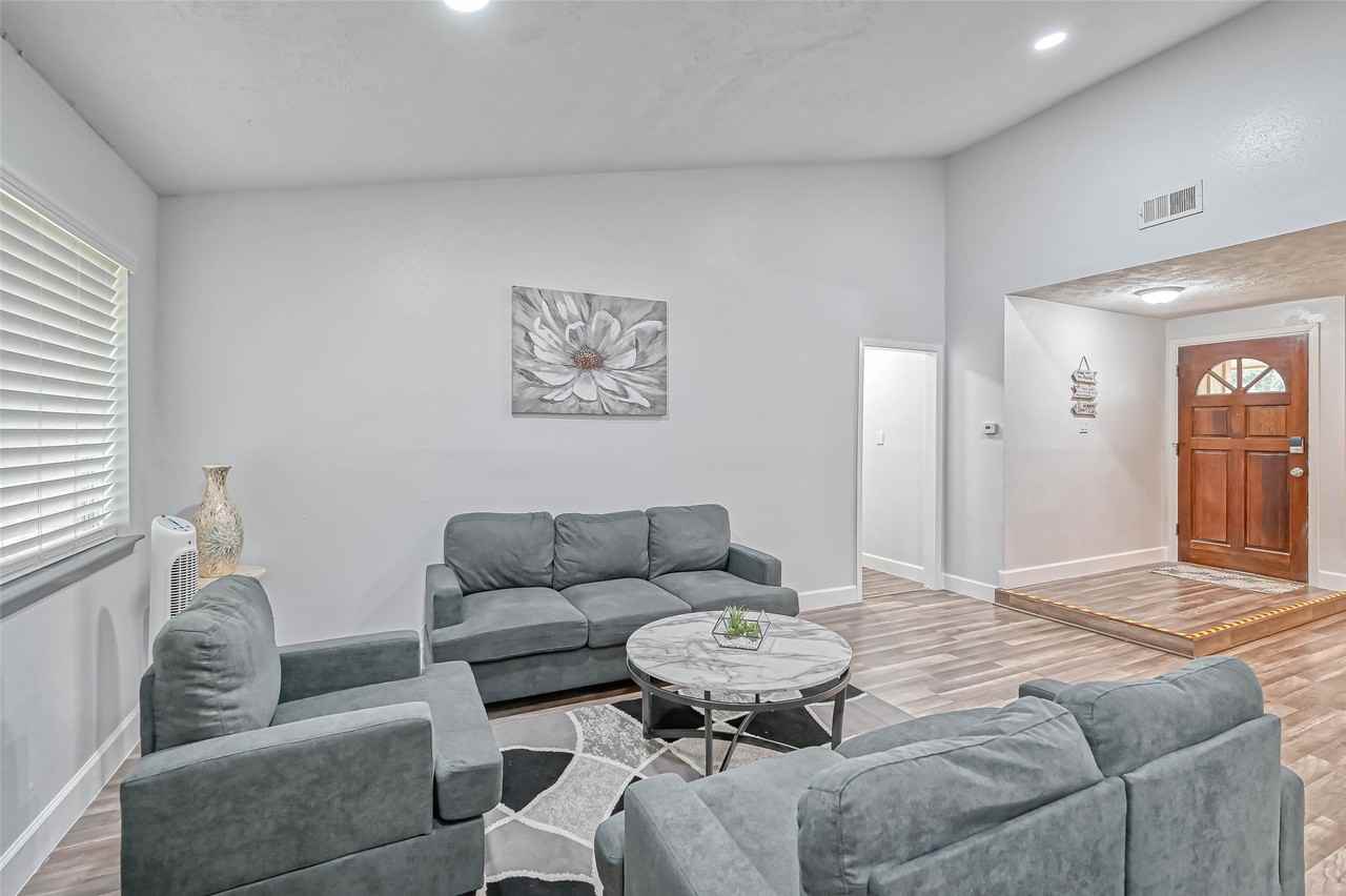 11618 Corona Ln #11618 - Photo 5 of 50