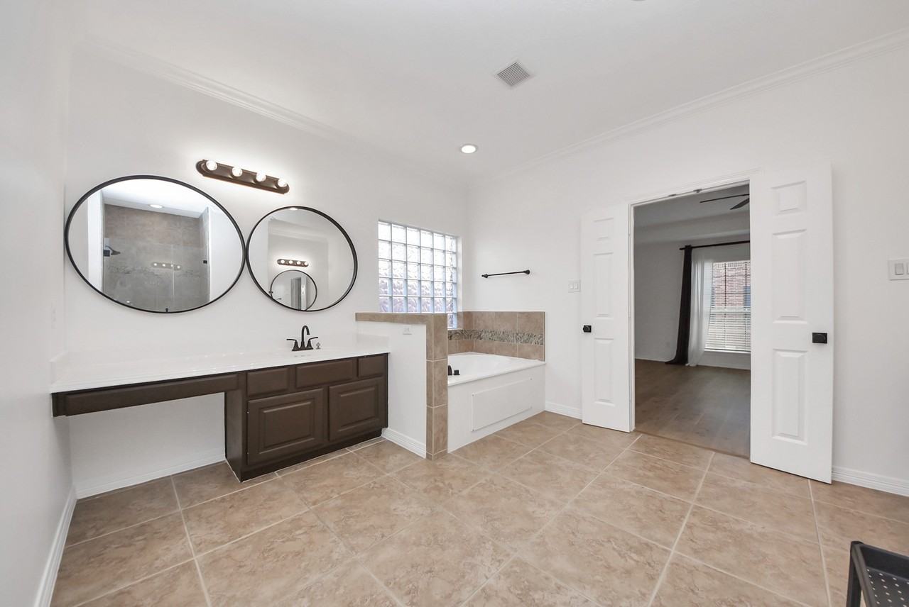 1510 Olive Park #1510 - Photo 6 of 41