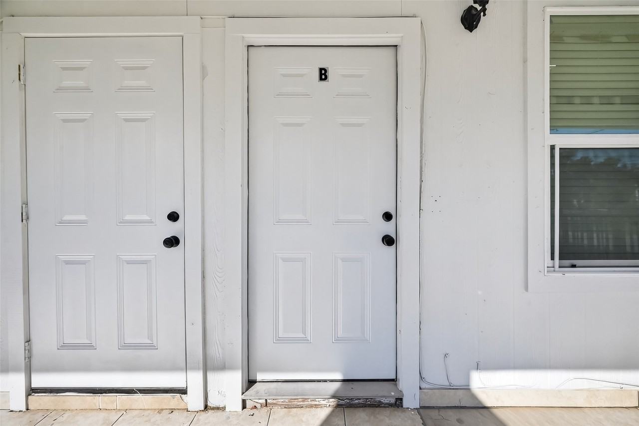 2202 Hutchins St #2202B - Photo 2 of 30