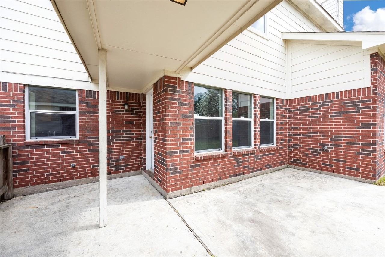 22907 Breton Point Dr #22907 - Photo 3 of 20