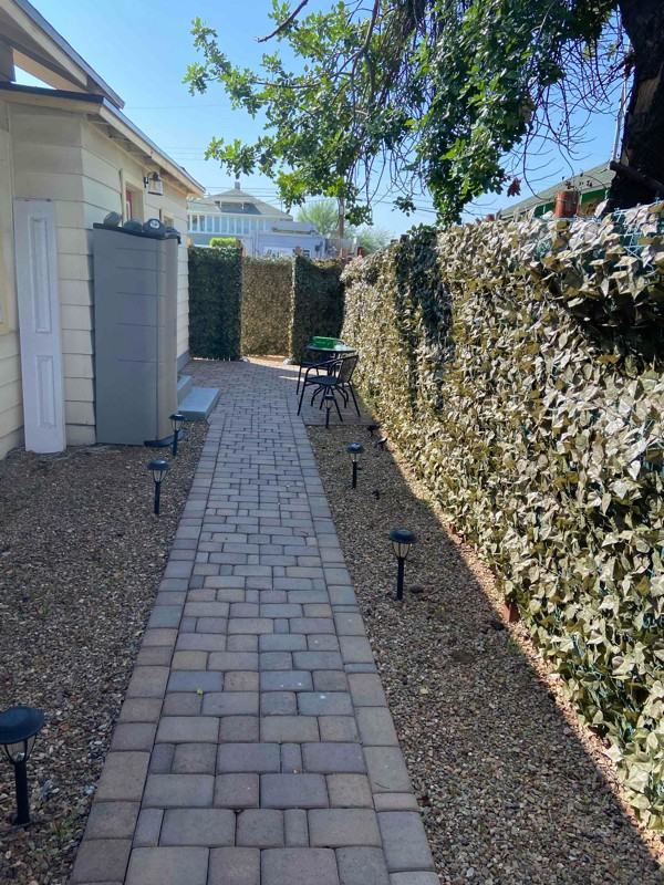 2205 W Adams St #B - Photo 4 of 25