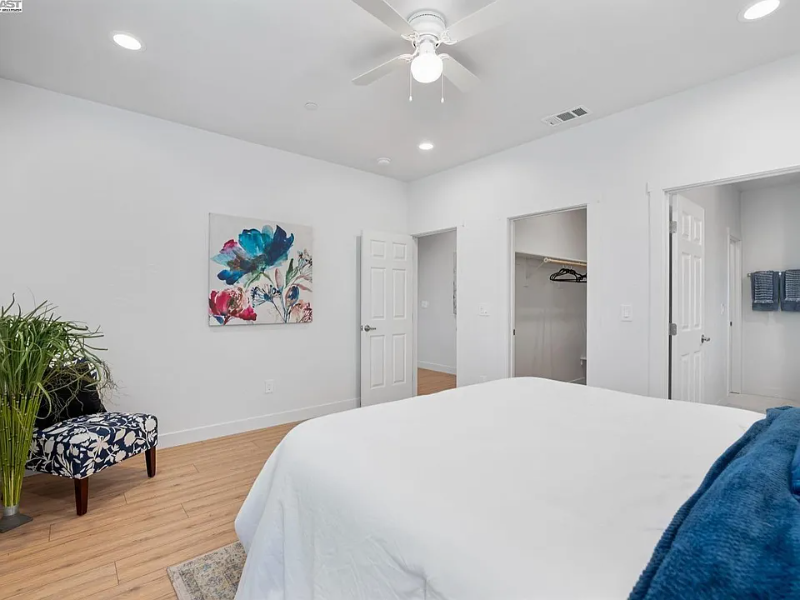 741 Claire Ave - Photo 5 of 6