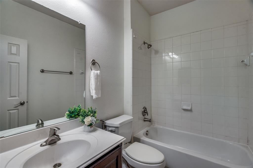 8738 Manhattan Ave #8738 - Photo 4 of 22