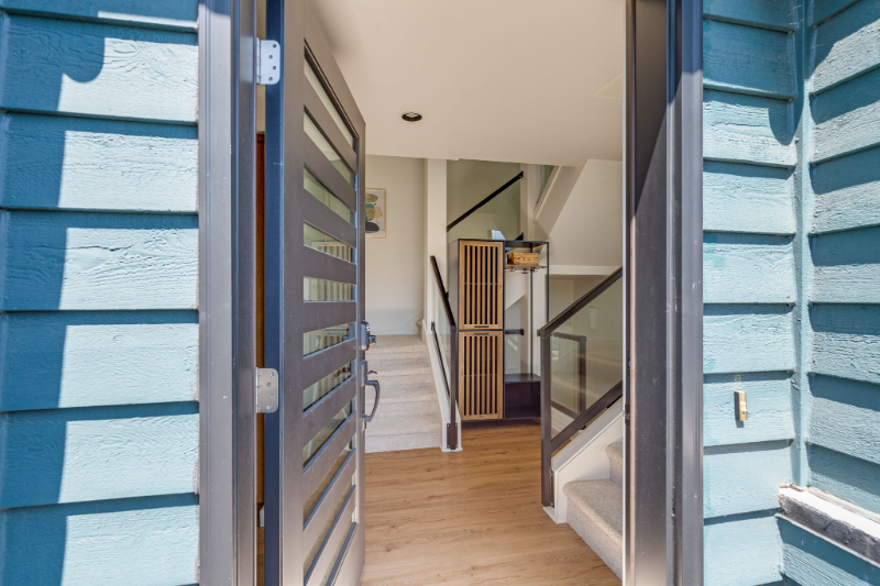 2026 Fairview Ave E - Photo 3 of 20