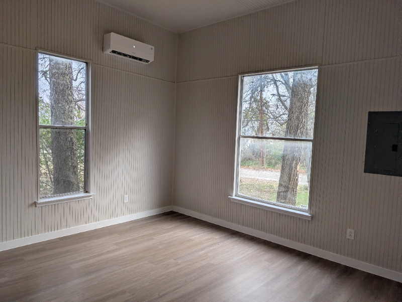 1007 Bois D Arc St - Photo 4 of 12