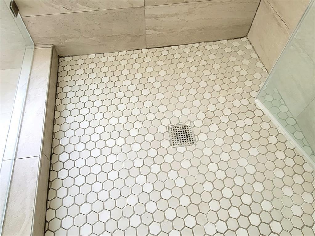 618 Rivercove Dr #618 - Photo 2 of 18