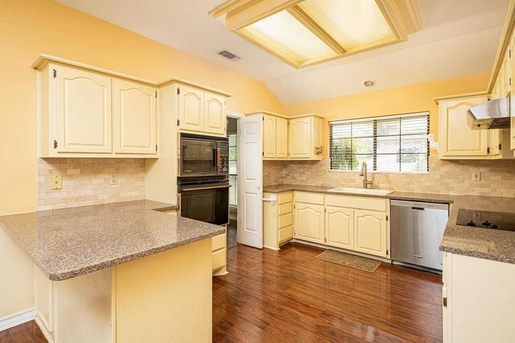 108 Holly Hill Dr #108 - Photo 2 of 23