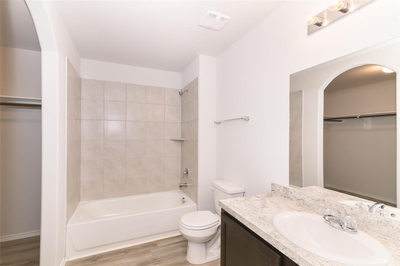 8614 Middleton Oaks Cir #8614 - Photo 7 of 7