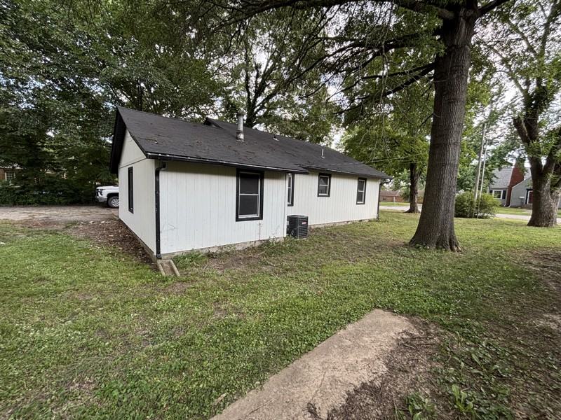 109 E Rogers St - Photo 2 of 17