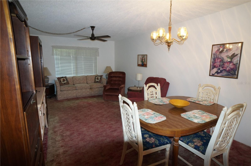 1406 Arrowhead Cir W - Photo 5 of 18