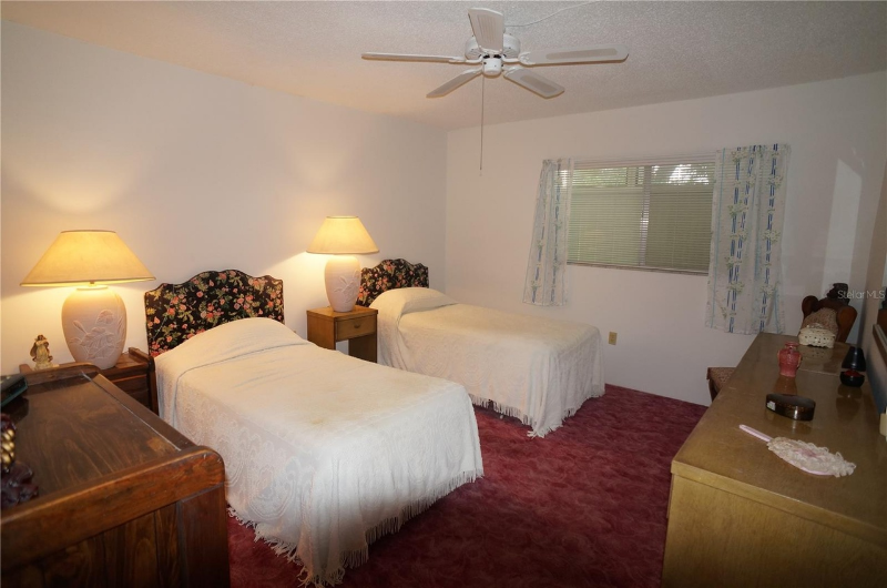 1406 Arrowhead Cir W - Photo 7 of 18