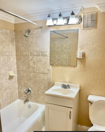 311 W Ashley St #314 - Photo 5 of 12