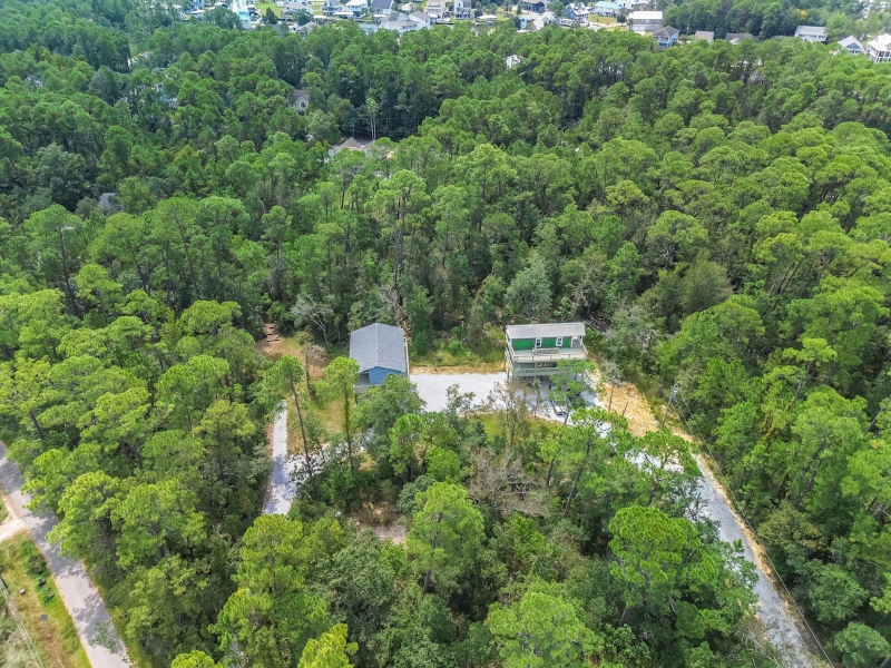 589 Benard St #C - Photo 3 of 11