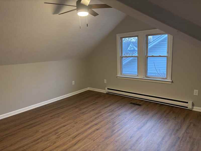 105 Avon Ave - Photo 4 of 9