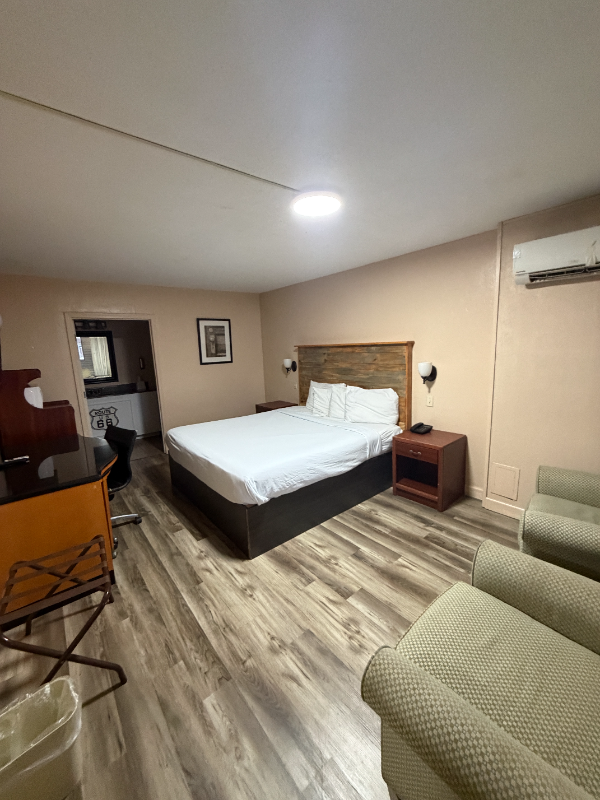 625 E Saint Joseph St #101 - Photo 6 of 12