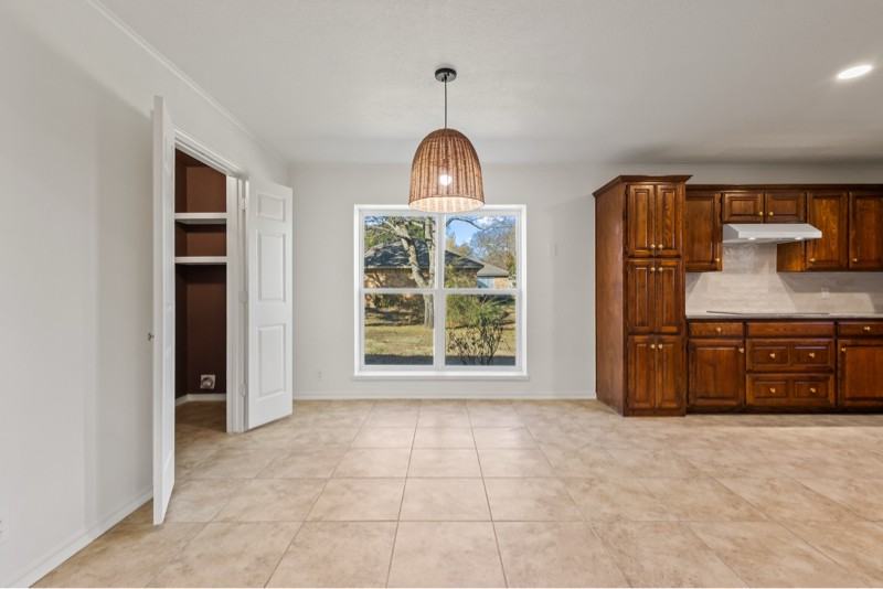 170 N Meadowbrook Dr - Photo 7 of 29