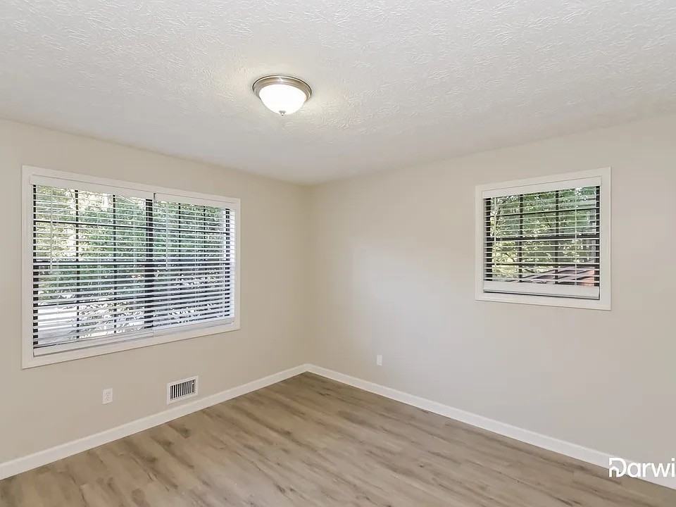 4705 Wellborn Dr - Photo 3 of 5