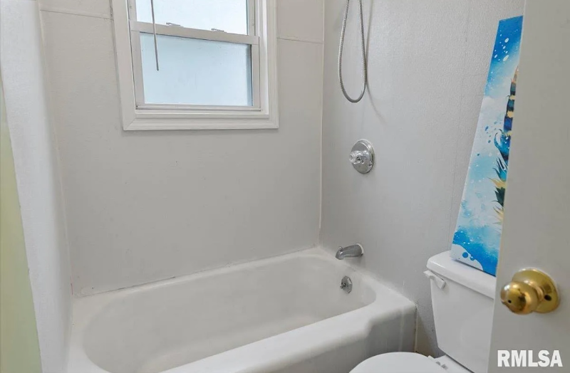 1127 N 6th St #B - Photo 7 of 13