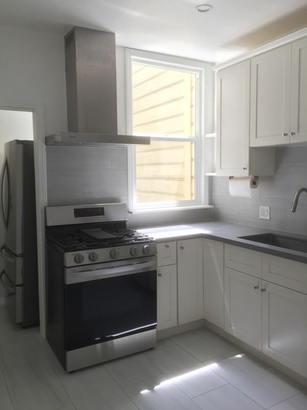 3901 26th St - Photo 2 of 10