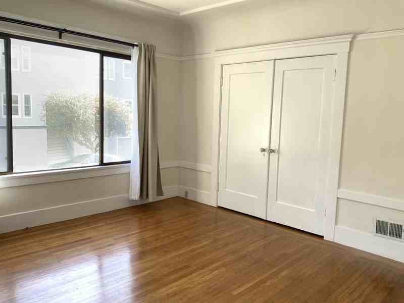 3901 26th St - Photo 6 of 10