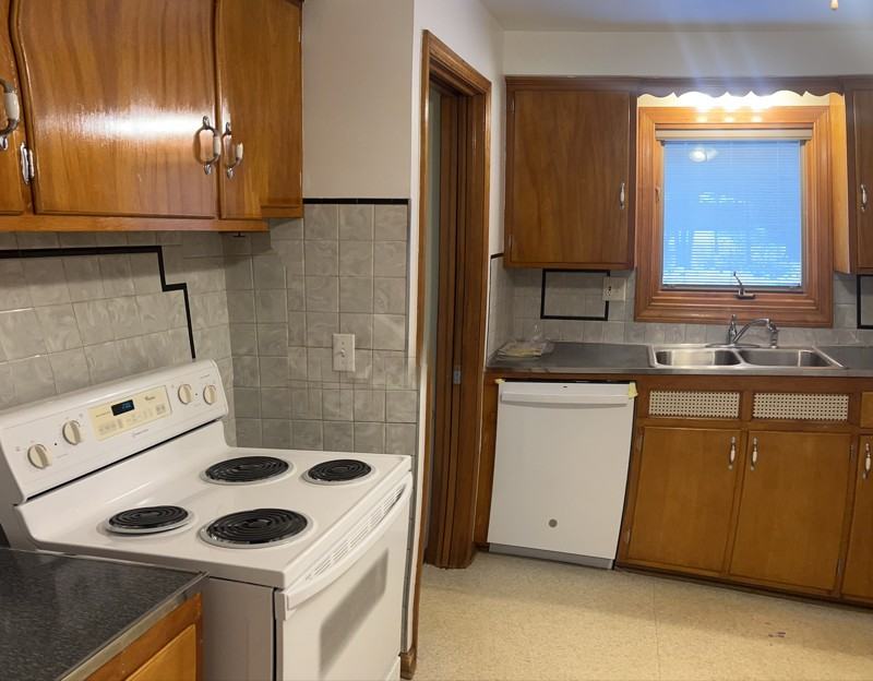 6564 Oakwood Dr - Photo 6 of 20