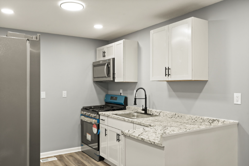 2222 Duncan St - Photo 2 of 20