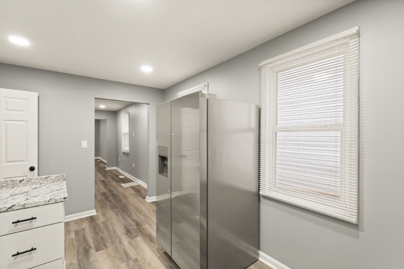 2222 Duncan St - Photo 7 of 20