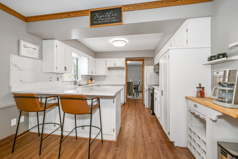 7450 Duluth St - Photo 5 of 20