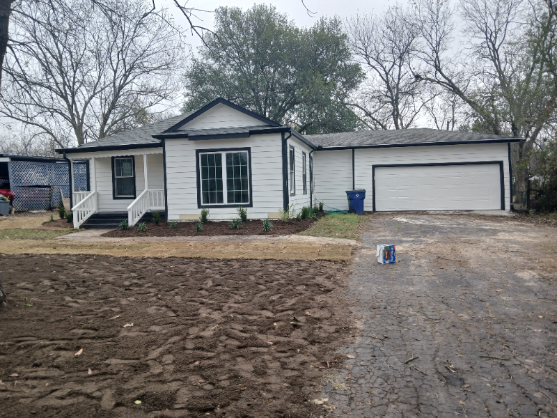 1110 Commerce Dr - Photo 2 of 12