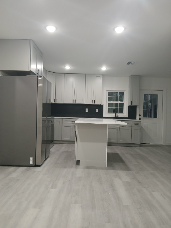 1110 Commerce Dr - Photo 5 of 12