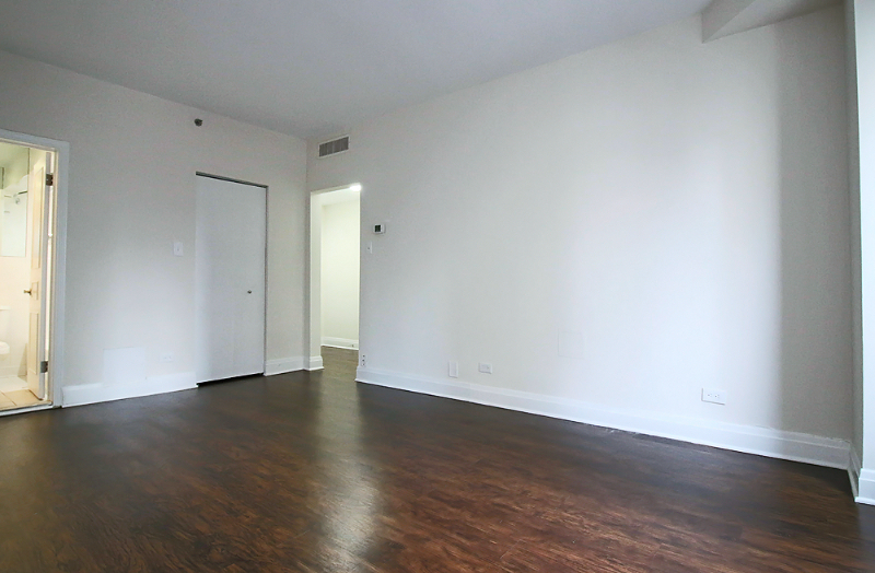 238 E Chestnut St - Photo 4 of 14