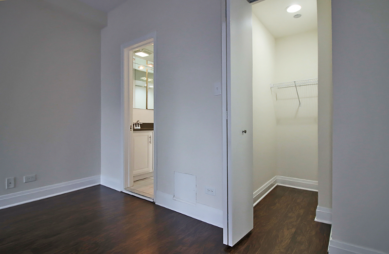 238 E Chestnut St - Photo 7 of 14