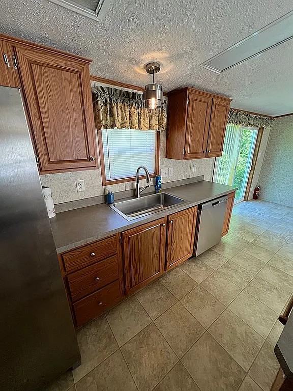 505 Beaumont Dr - Photo 6 of 9