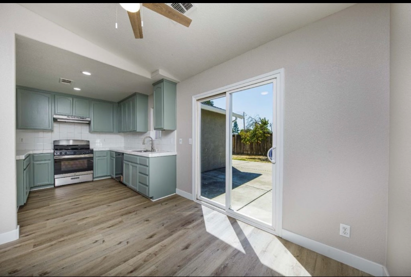 210 Cordova Ln - Photo 4 of 11