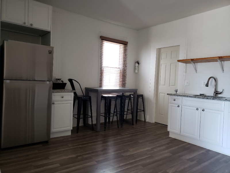 628 William St - Photo 3 of 10