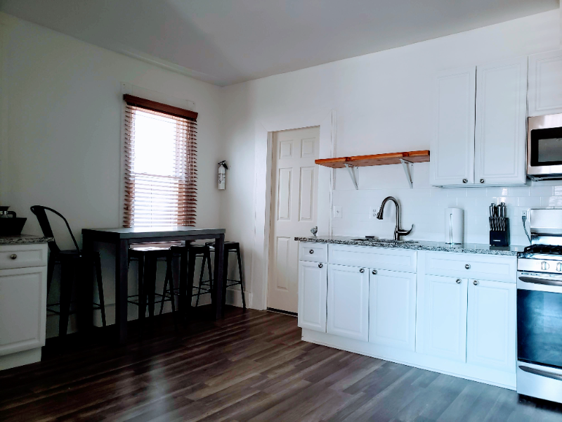 628 William St - Photo 4 of 10