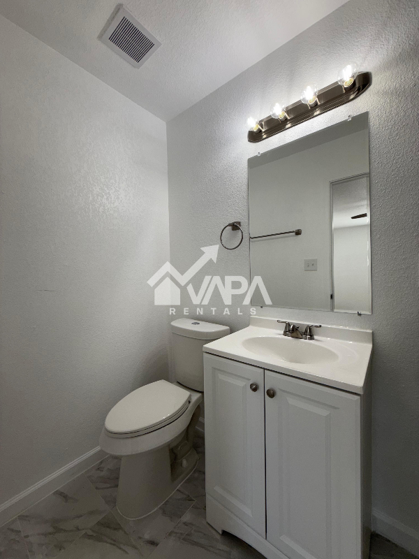 1994 Springvale Dr - Photo 3 of 12