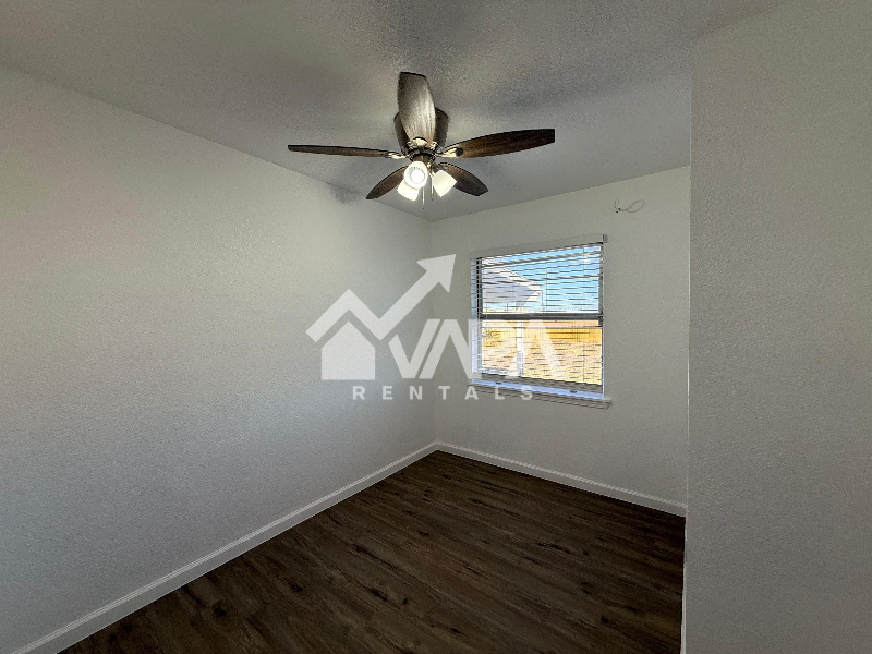 1994 Springvale Dr - Photo 6 of 12